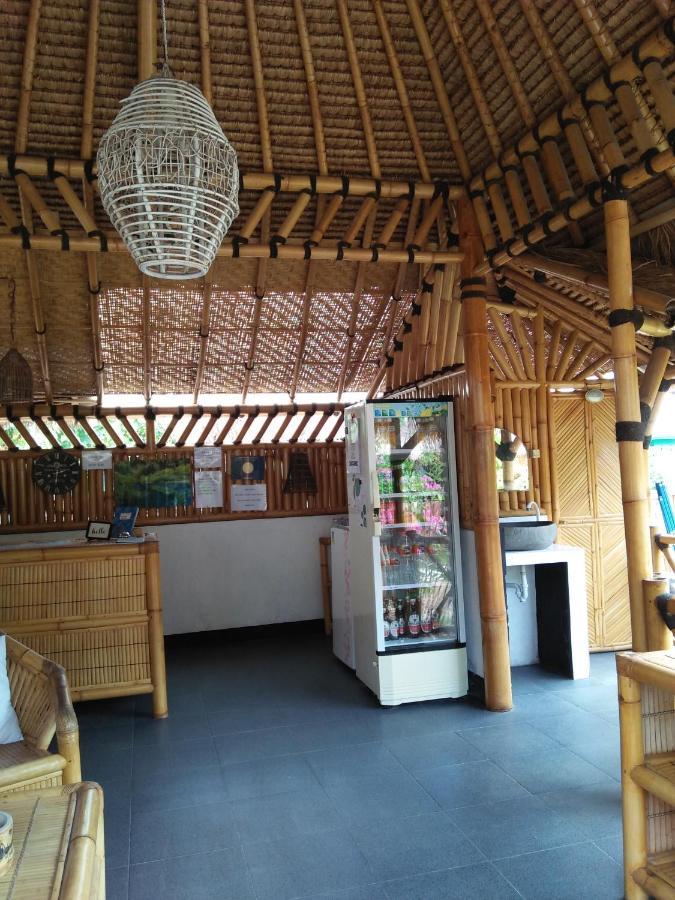 Tua Tua Keladi Bungalows 길리 아이르 외부 사진
